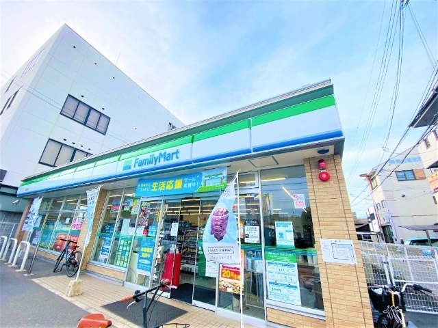 コンビニ　ファミリーマート淀川田川店（コンビニ）まで162m