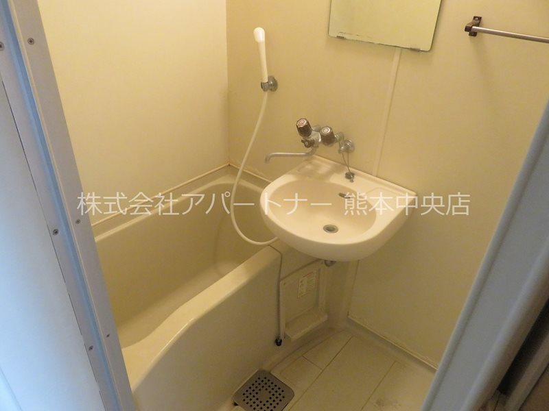 バス・シャワールーム　バス・トイレ別です。※イメージ