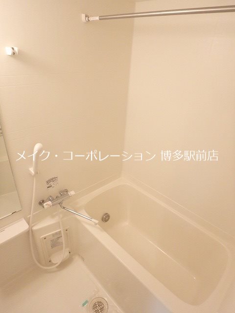 バス・シャワールーム　※同物件、別部屋の写真です。