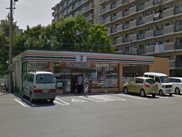 コンビニ　セブンイレブン 博多吉塚4丁目店（コンビニ）まで465m