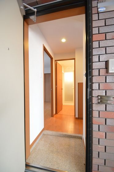 玄関　※反転タイプ　設備施工例