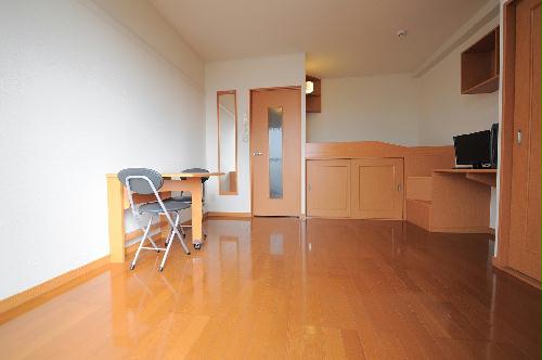 居室・リビング　※同タイプのお部屋の写真です（1階フローリング）