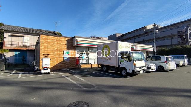 コンビニ　セブンイレブンさいたま櫛引町1丁目南店（コンビニ）まで589m