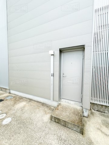 エントランス　綺麗な玄関です♪