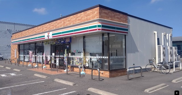 コンビニ　セブンイレブン新潟卸新町1丁目店（コンビニ）まで466m