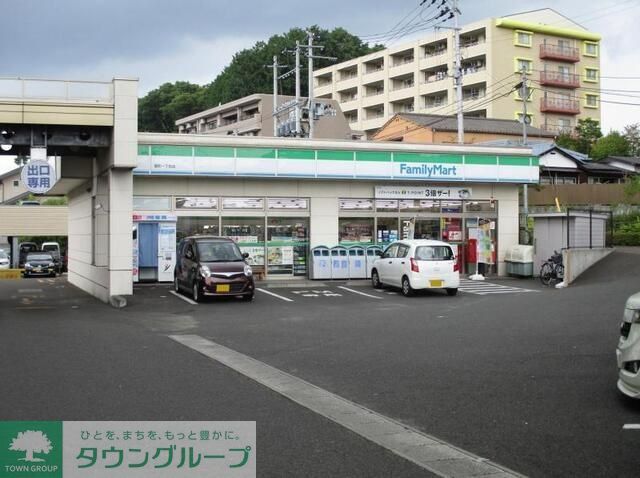 コンビニ　ファミリーマート北仙台駅前店（コンビニ）まで490m