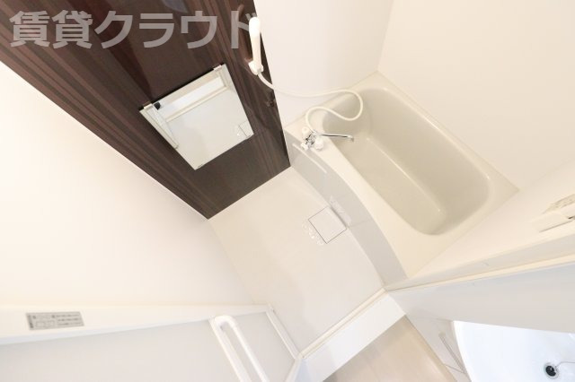 バス・シャワールーム　きれいなお風呂だと、一日の疲れも飛んでいきそうですね！