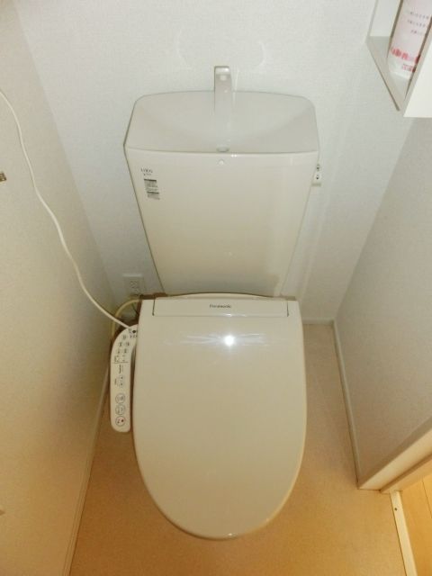 トイレ　温水洗浄便座もございます。