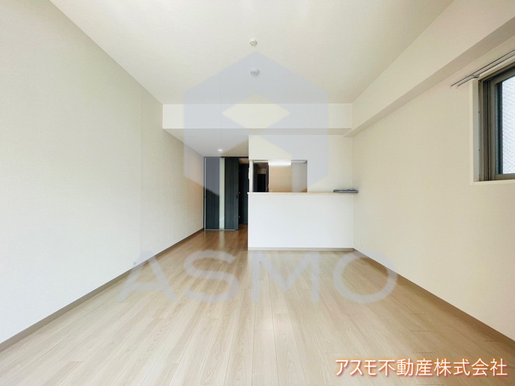 居室・リビング　同マンション別部屋参考写真