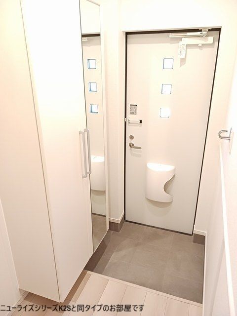 ヒカルサ大宮南中丸サウスの玄関写真
