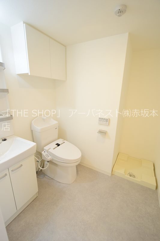 その他　広々した空間の洗面所