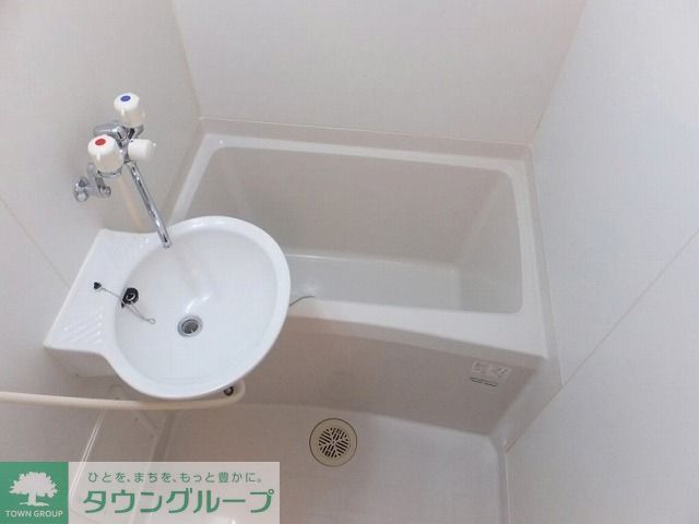 レオパレスレイフローラの風呂写真