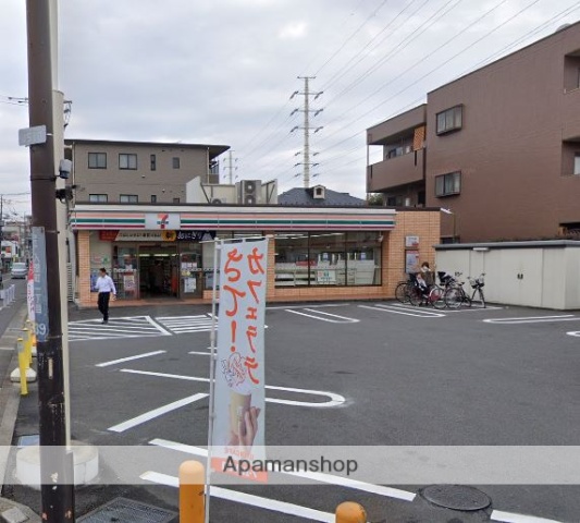 コンビニ　セブンイレブン（コンビニ）まで235m