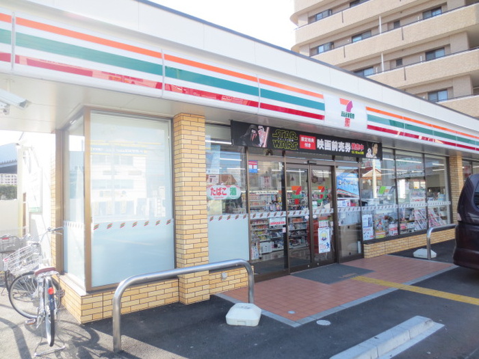 コンビニ　セブンイレブン（コンビニ）まで450m