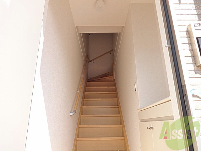 玄関　階段を上るとお部屋ですよ～