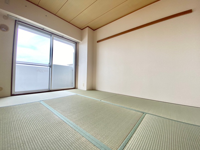 シャムロックコ-ト西岡本の居間写真