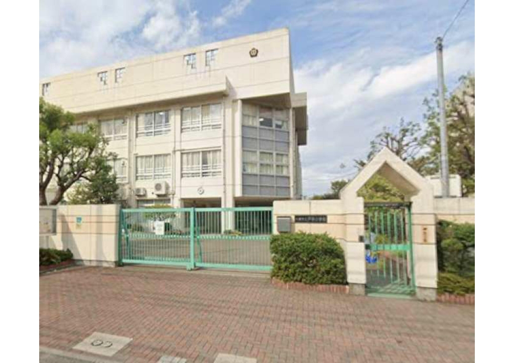 小学校　川崎市立戸手小学校（小学校）まで810m