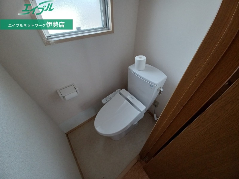 トイレ　別部屋の写真です