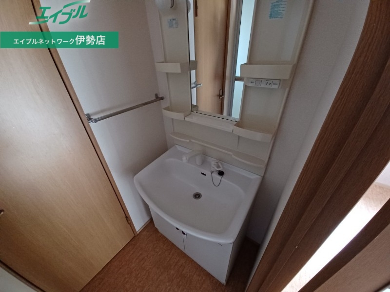 洗面設備　別部屋の写真です