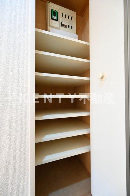 玄関　収納もある玄関です