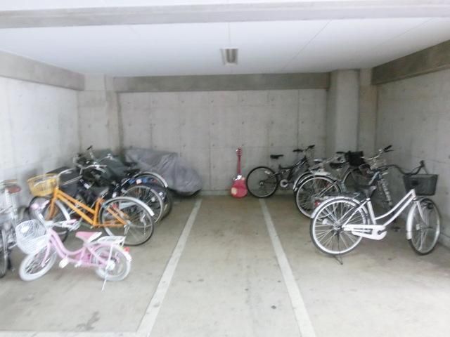 その他共有部分　★屋内駐輪場です★