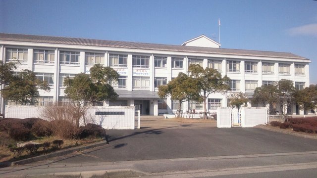 中学校　明富中学校（中学校）まで1800m