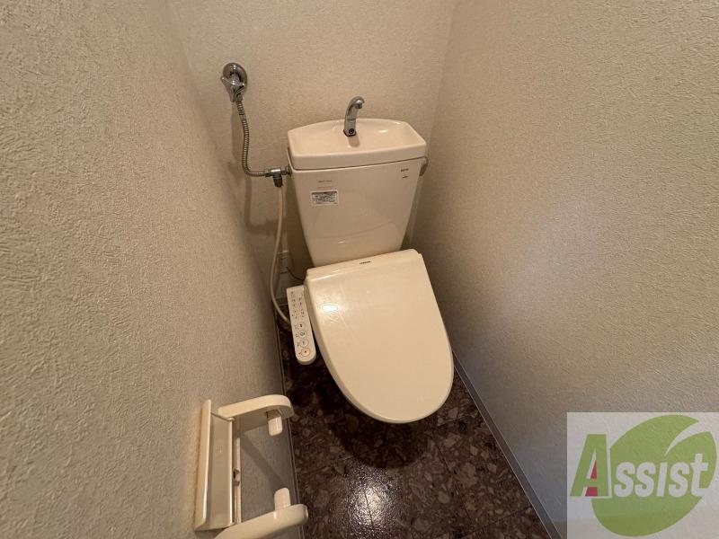 トイレ　トイレです。ウォシュレット付を探している方、おすすめです。