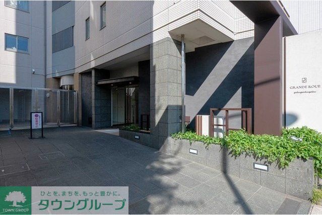 東急東横線 学芸大学駅 徒歩12分 7階建 築25年の外観写真