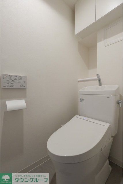 東急東横線 学芸大学駅 徒歩12分 7階建 築25年のトイレ写真