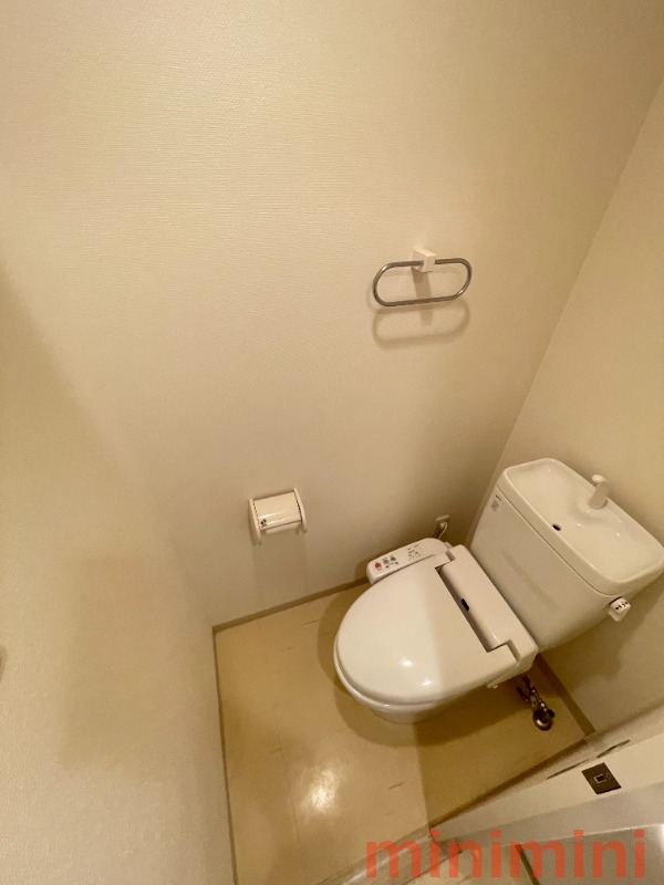 阪急京都線 茨木市駅 徒歩5分 7階建 築20年のトイレ写真
