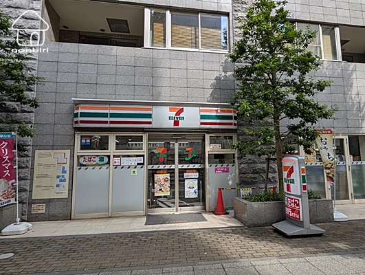 コンビニ　セブンイレブン横浜太田町6丁目店（コンビニ）まで220m