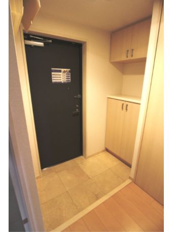レジディア世田谷弦巻の玄関写真