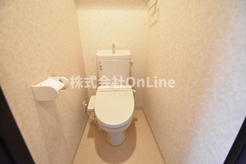 近鉄大阪線 布施駅 徒歩6分 14階建 築8年のトイレ写真