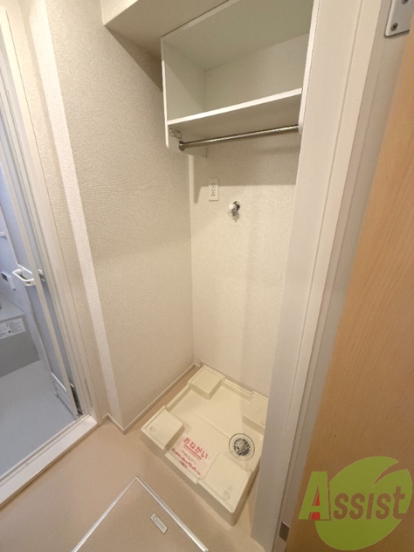 その他設備　洗濯機はこちらです。置き場に困ることはなさそうですね。