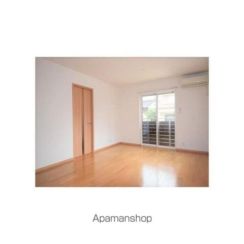 クレール戸田町 A棟の居間写真