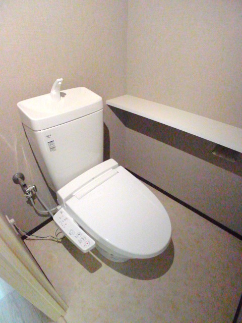 地下鉄桜通線 太閤通駅 徒歩7分 5階建 築1年のトイレ写真
