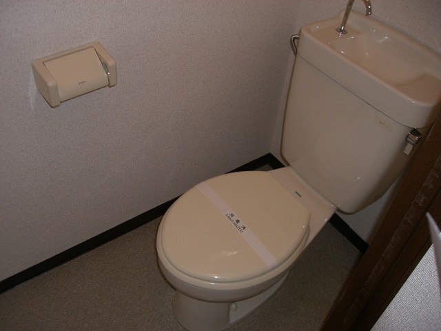 シャルル高槻のトイレ写真