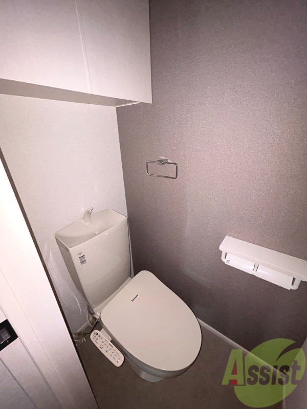 トイレ　トイレは便利な温水洗浄便座になっております。