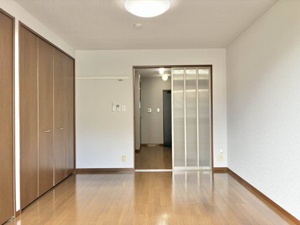 リュミエール中田の居間写真