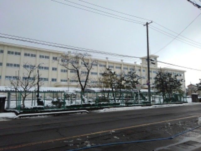 高校・高専　県立三条商業高等学校（高校・高専）まで400m