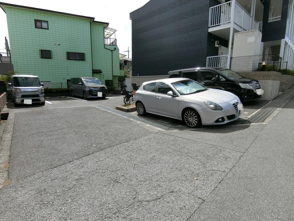 駐車場　駐車場枠6台有ります！空き確認はお問い合わせください☆
