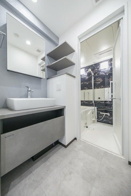 洗面設備　※写真は同タイプ住戸です。