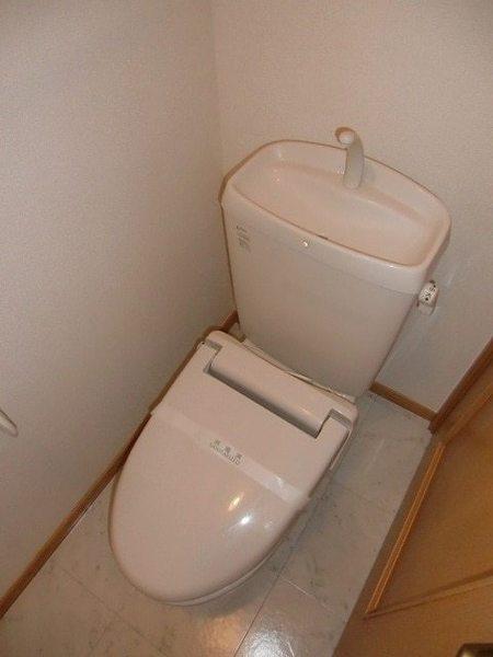 ＪＲ東海道本線 栗東駅 徒歩8分 2階建 築21年のトイレ写真