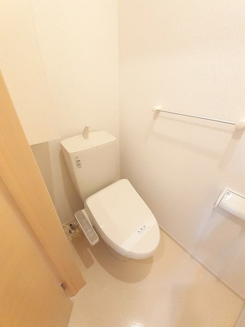 ＪＲ赤穂線 香登駅 徒歩19分 2階建 築11年のトイレ写真