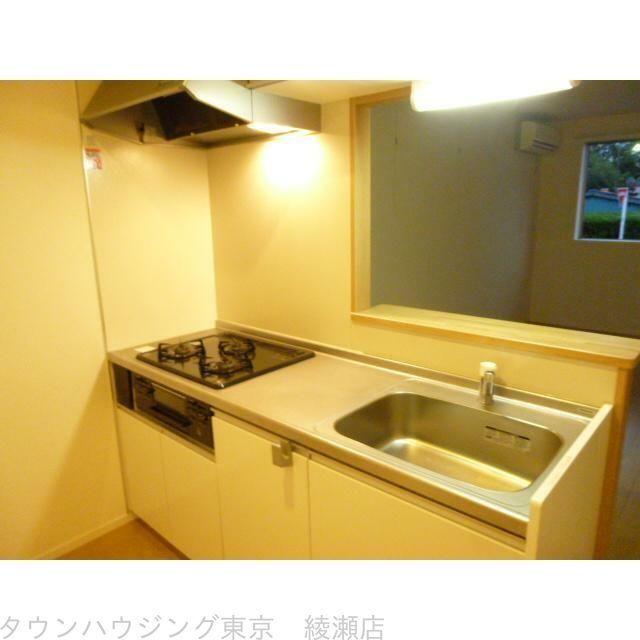 日暮里・舎人ライナー 扇大橋駅 徒歩2分 3階建 築14年のキッチン写真