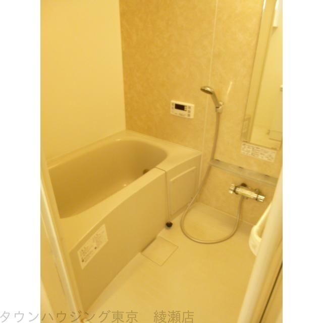 日暮里・舎人ライナー 扇大橋駅 徒歩2分 3階建 築14年の風呂写真