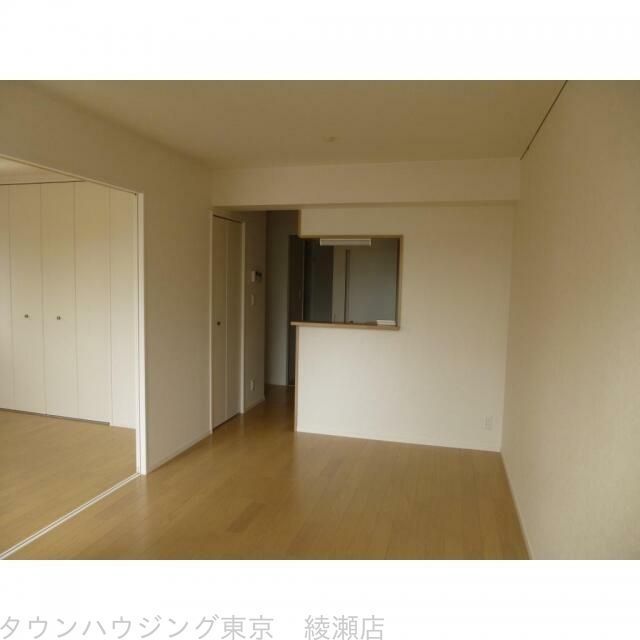 日暮里・舎人ライナー 扇大橋駅 徒歩2分 3階建 築14年の居間写真