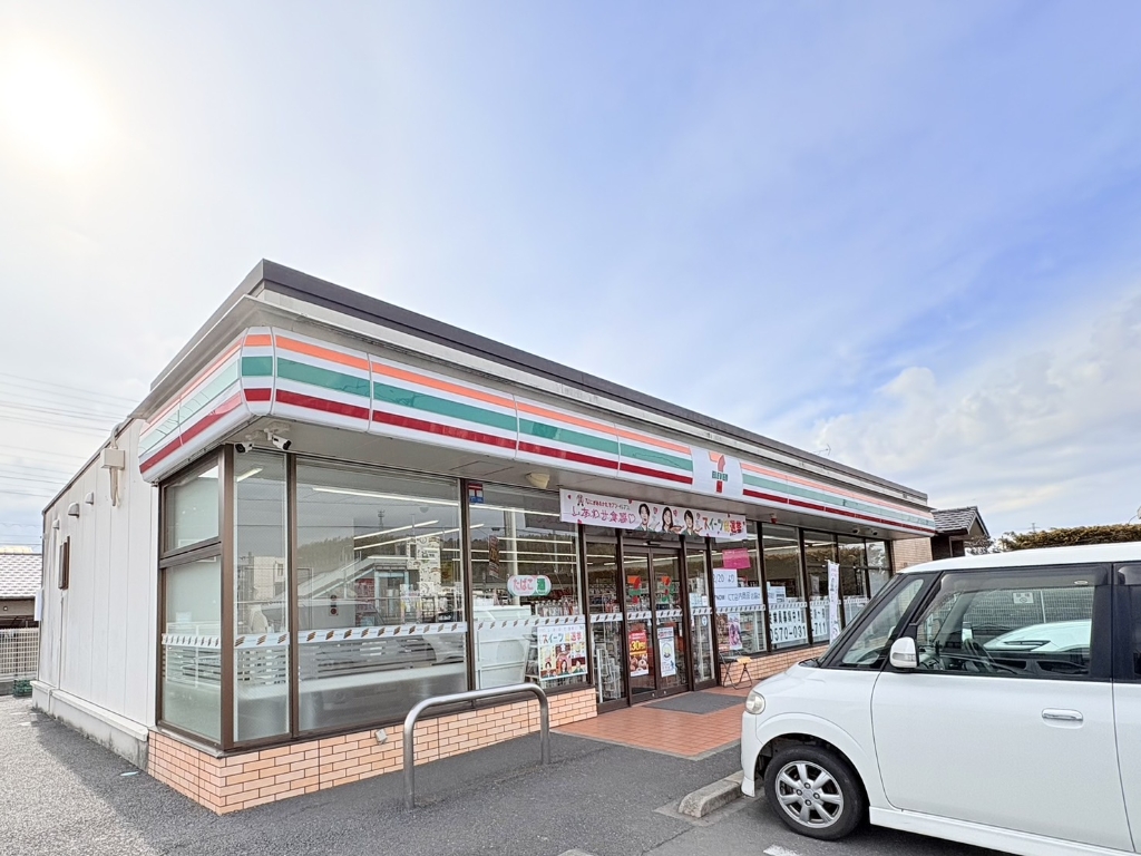 コンビニ　セブン-イレブン 栄安食駅前店（コンビニ）まで413m