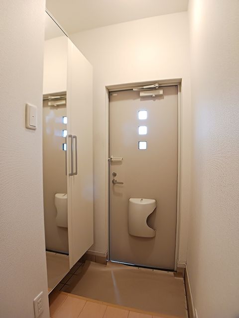 fメゾンの玄関写真