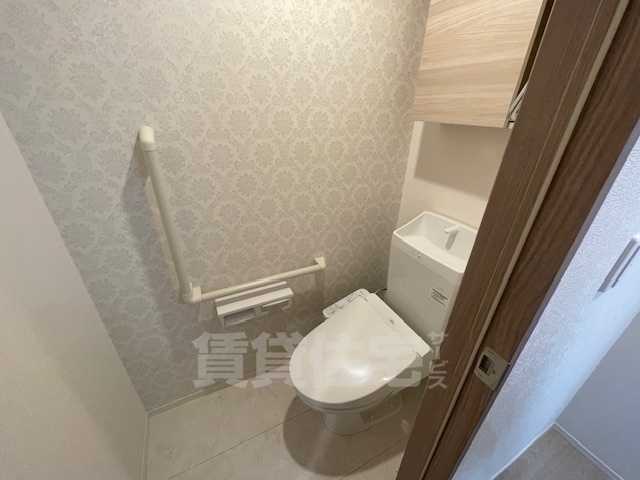 ＪＲ東海道本線 高槻駅 徒歩5分 3階建 築3年のトイレ写真